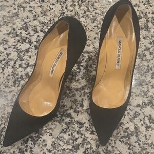 Manolo Blahnik Black Pointed Toe Heels